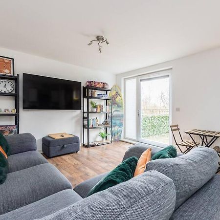 Stunning 1 Bd Flat In Lochend Park With A Patio Apartment Edinburgh Luaran gambar