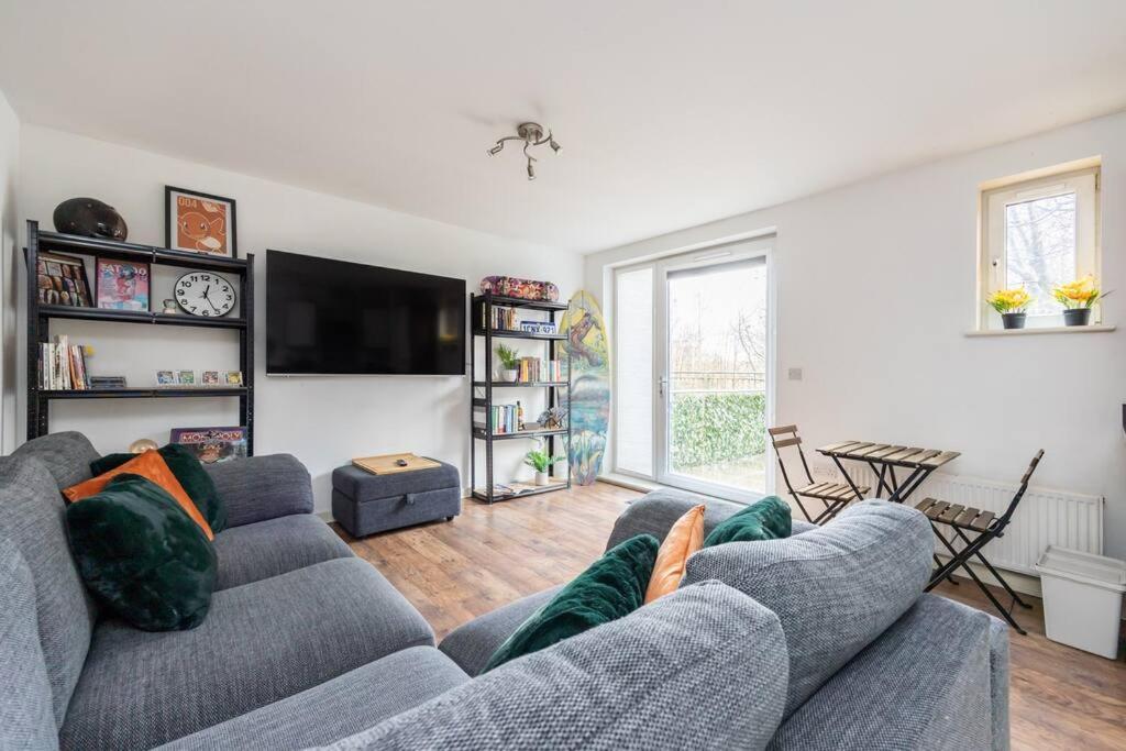 Stunning 1 Bd Flat In Lochend Park With A Patio Apartment Edinburgh Luaran gambar