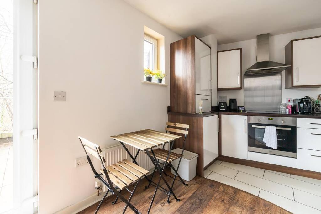 Stunning 1 Bd Flat In Lochend Park With A Patio Apartment Edinburgh Luaran gambar